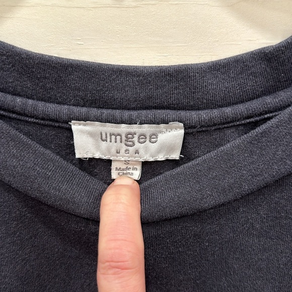 Lightweight Umgee sweatshirt size small - Picture 5 of 5
